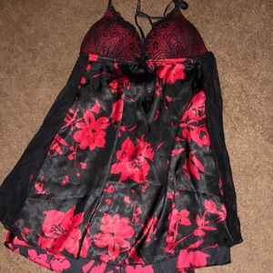 New never worn Linea Donatella night gown
